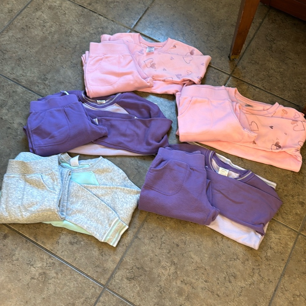 Attention! Various sizes! Kids jogging sets.